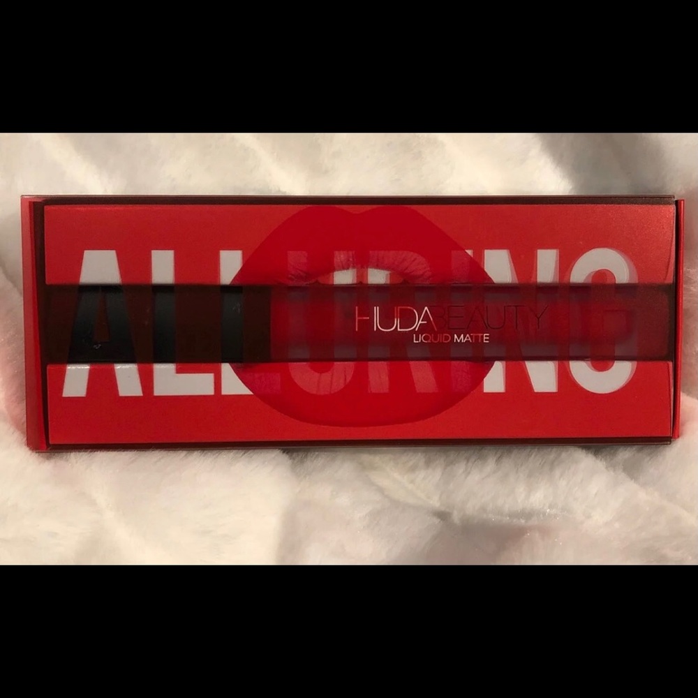 Huda Beauty liquid matte lipstick
